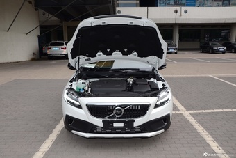 2017款沃尔沃V40 2.0T自动Cross Country T5 AWD 智雅版