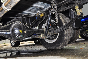 2014款骐铃T5 2.8T手动两驱超值版加长轴距JE493ZLQ4E