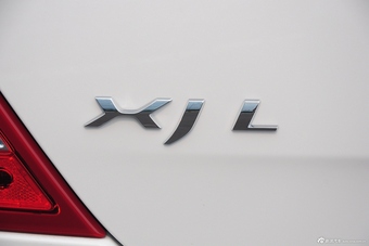 2015款捷豹XJL80周年版