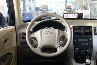 2013款途胜2.0L两驱手动时尚型