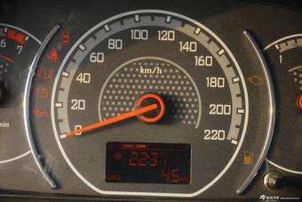 2015款五菱征程1.5L七座舒适版到店实拍