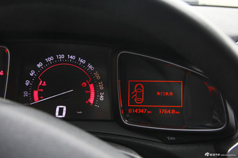 2014款DS 6 1.6T尊享版THP160