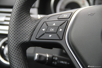 2015款奔驰E320L 3.0T自动运动型