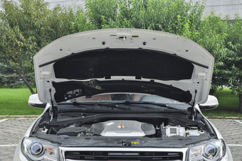 2015款哈弗H8 2.0T自动四驱尊贵型图片