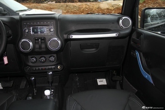 2015款牧马人3.6L自动两门舒享版Rubicon