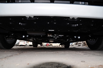 2014款标致408 1.8L手动领先版