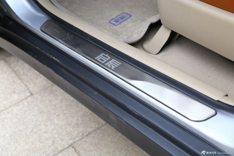 2014款启辰D50精彩版