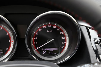 2016款奔腾B70 1.8T自动运动尊贵型