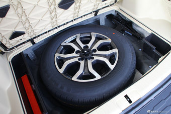 2013款途胜2.0L两驱手动时尚型