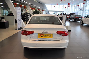 2013款奥迪A4L 30 TFSI 手动舒适型