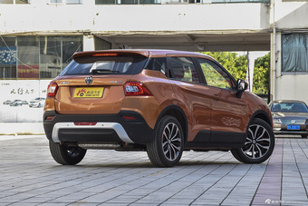 2016款中华V3 1.5T手动精英型