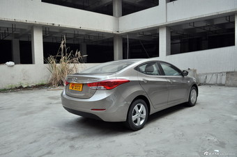 2012款朗动1.6L手动时尚型