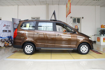 2014款五菱宏光S 1.5L豪华型