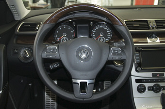 2015款迈腾2.0T自动改款尊贵型