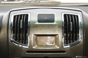 2015款雄师F16 2.0T手动柴油两驱基本型