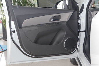 2013款科鲁兹1.8L自动SE