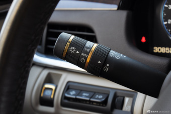 2015款凯迪拉克XTS 28T铂金版