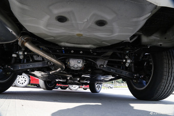 2016款傲虎2.5L自动运动导航版