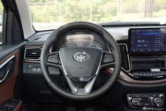 2016款森雅R7 1.6L手动尊贵型