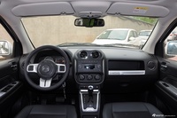 2015款指南者2.4L自动四驱舒适版