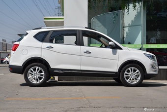 2016款宝骏560 1.5T手动精英型