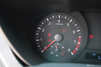 2015款海马福美来1.6L手动智尚型