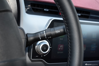 2016款众泰E200科技版