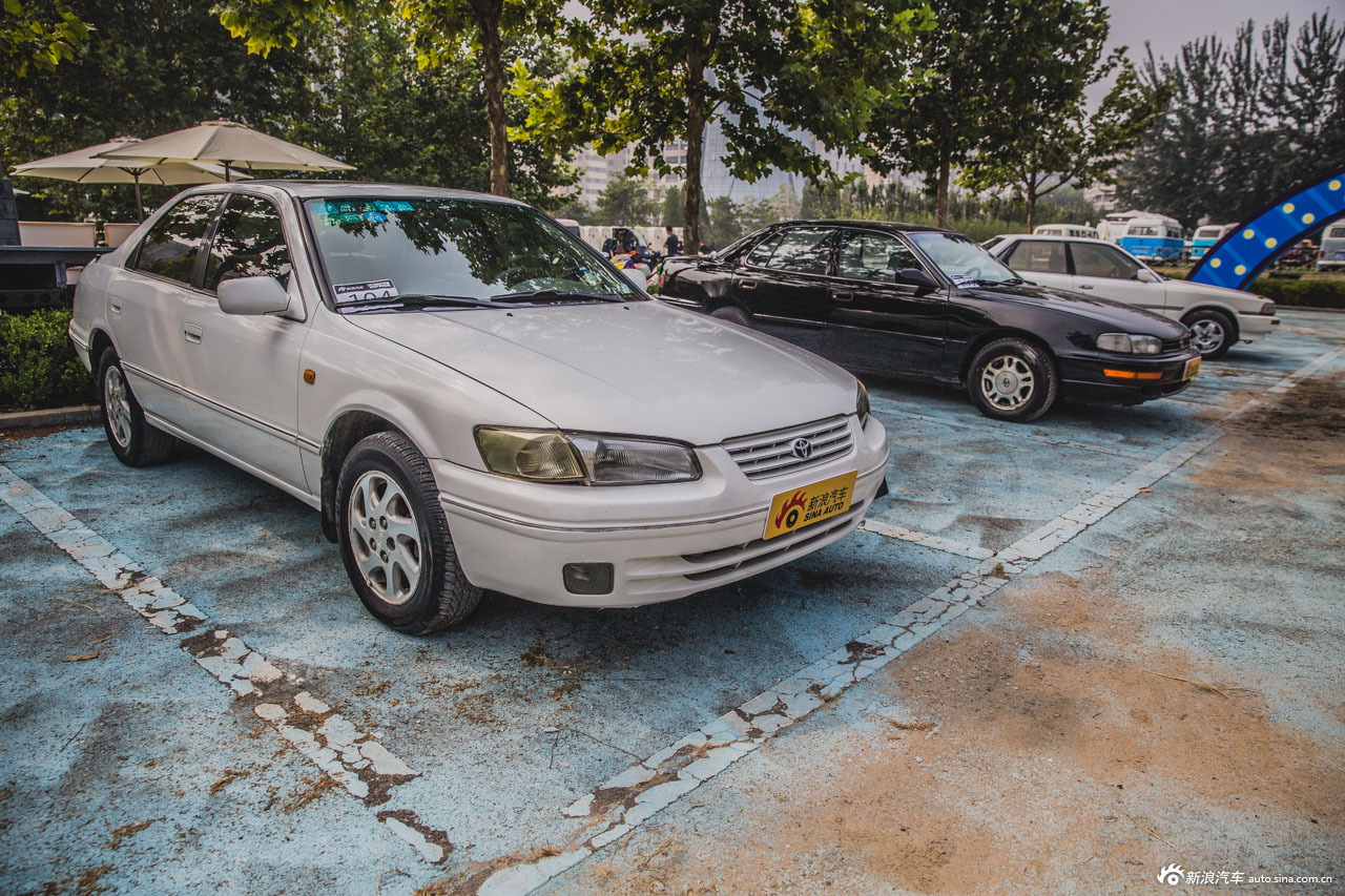 丰田凯美瑞全球家族亮相老爷车展