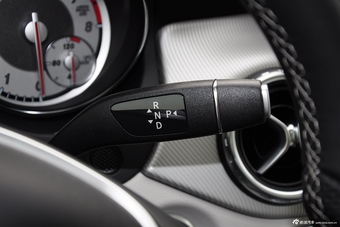 2015款 奔驰GLA220 4MATIC时尚型