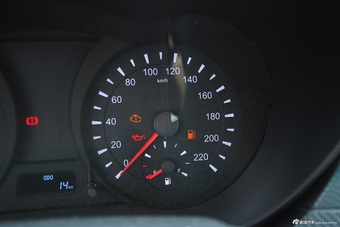 2015款海马福美来1.6L手动风尚型