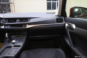 2014款雷克萨斯CT 1.8T自动200h精英版单色