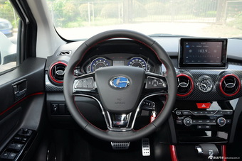 2016款昌河Q25 1.5L自动乐享版