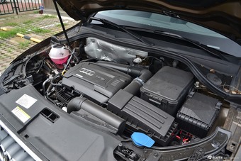 2016款奥迪Q3 2.0T自动35TFSI风尚型
