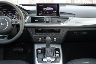 2016款奥迪A6L 3.0T自动45TFSI quattro运动型