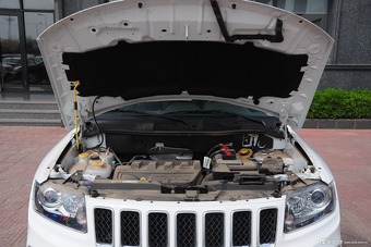 2014款指南者2.4L自动改款四驱舒适版图片