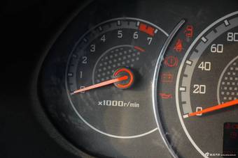 2015款五菱征程1.5L七座舒适版到店实拍