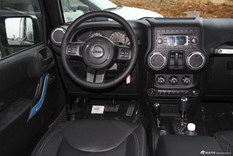 2015款牧马人3.6L自动两门舒享版Rubicon