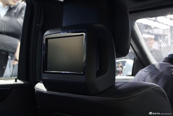 2014款奔驰E级内饰