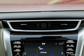 2015款楼兰 2.5L自动S/C HEV XV四驱混动旗舰版