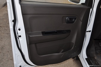 2015款 五菱宏光V1.5L手动标准型