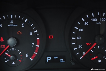 2015款海马福美来1.6L自动品尚型