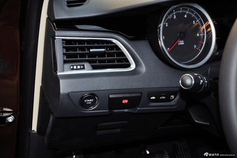 2015款东风标致508自动旗舰版