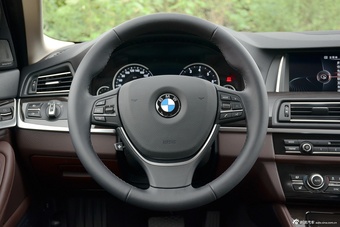 2017款宝马5系2.0T自动528Li豪华设计套装