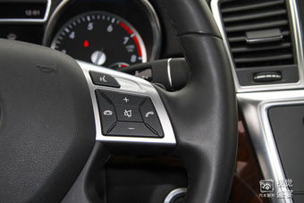 2015款奔驰ML400 4MATIC动感型