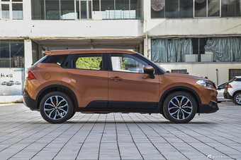 2016款中华V3 1.5T手动精英型