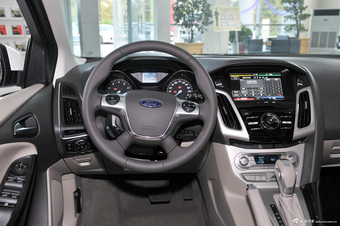 2012款福克斯三厢1.6L自动尊贵型