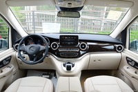 2016款奔驰V级 V260 2.0T自动尊贵加长版