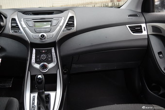 2012款朗动1.6L自动时尚型