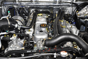 2015款骐铃T7 2.8T手动两驱尊贵版加长轴距JE493ZLQ4CB