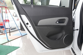 2013款科鲁兹1.8L自动SE